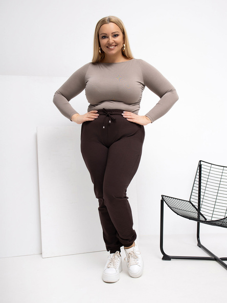 Czekoladowe damskie spodnie plus size basic