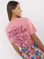 Różowy t-shirt z nadrukiem na plecach SUBLEVEL