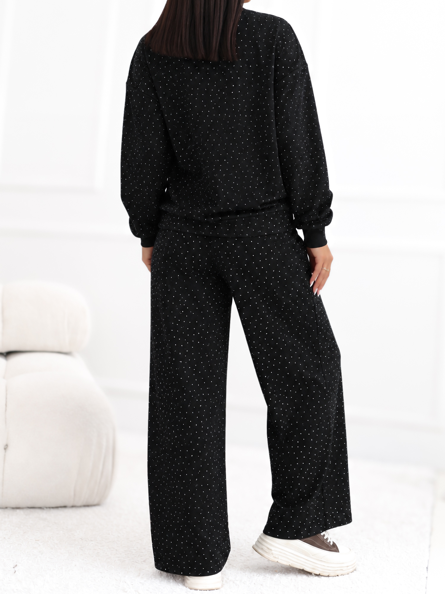 Czarny dwuczęściowy komplet w stylu casual glamour 