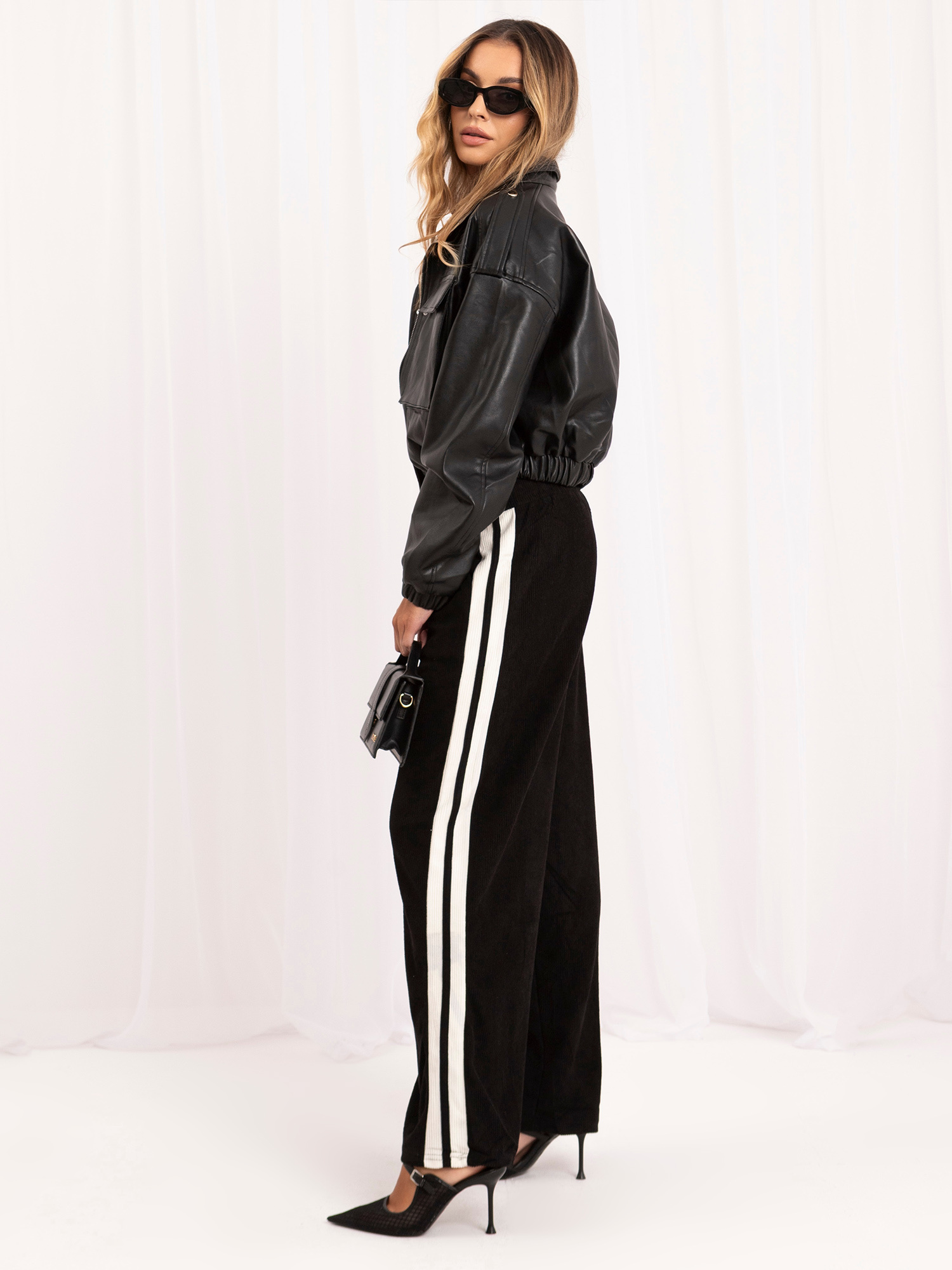 Czarne casualowe spodnie wide leg ze sztruksu