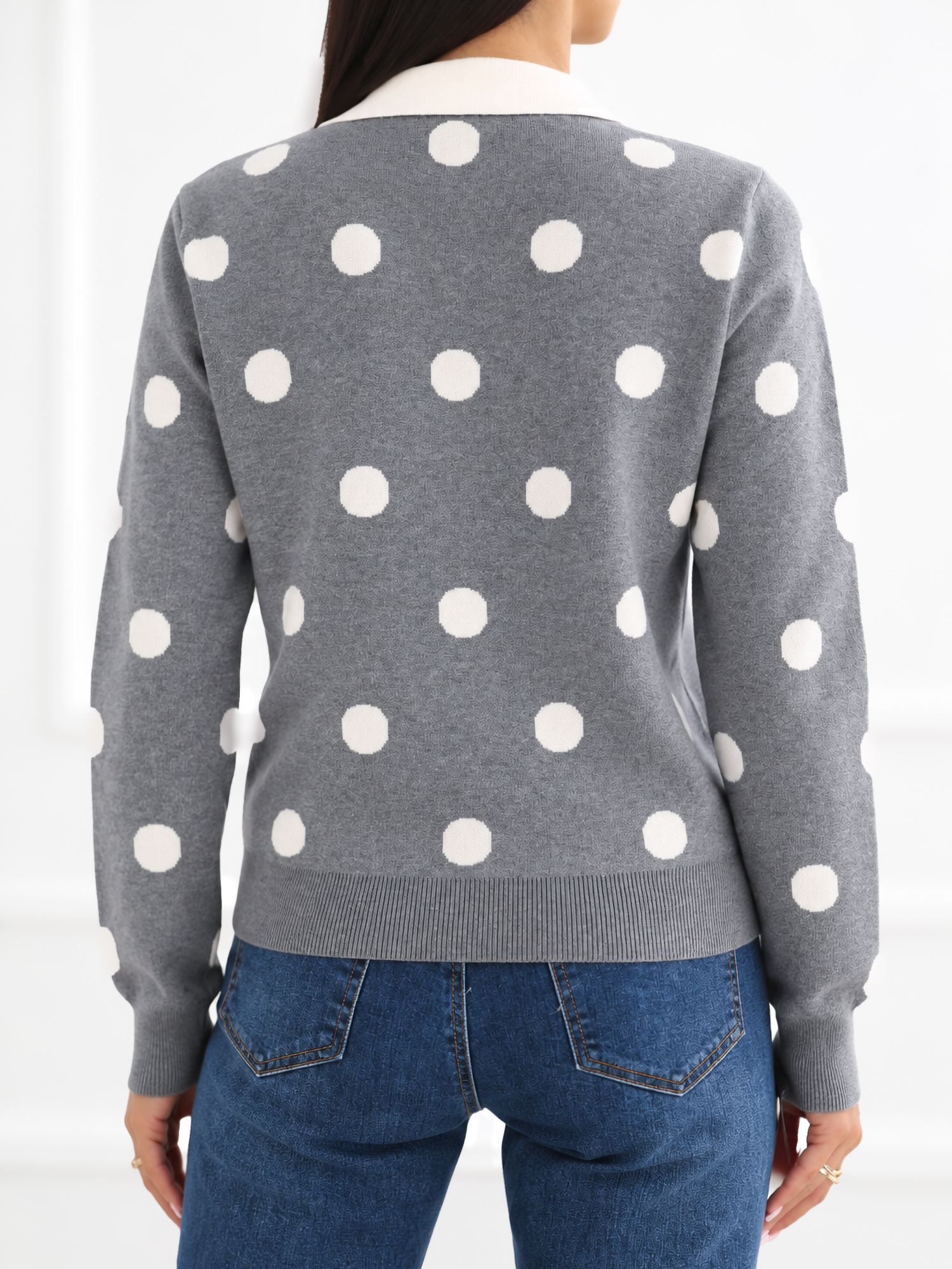 Szary damski sweter polo w grochy 