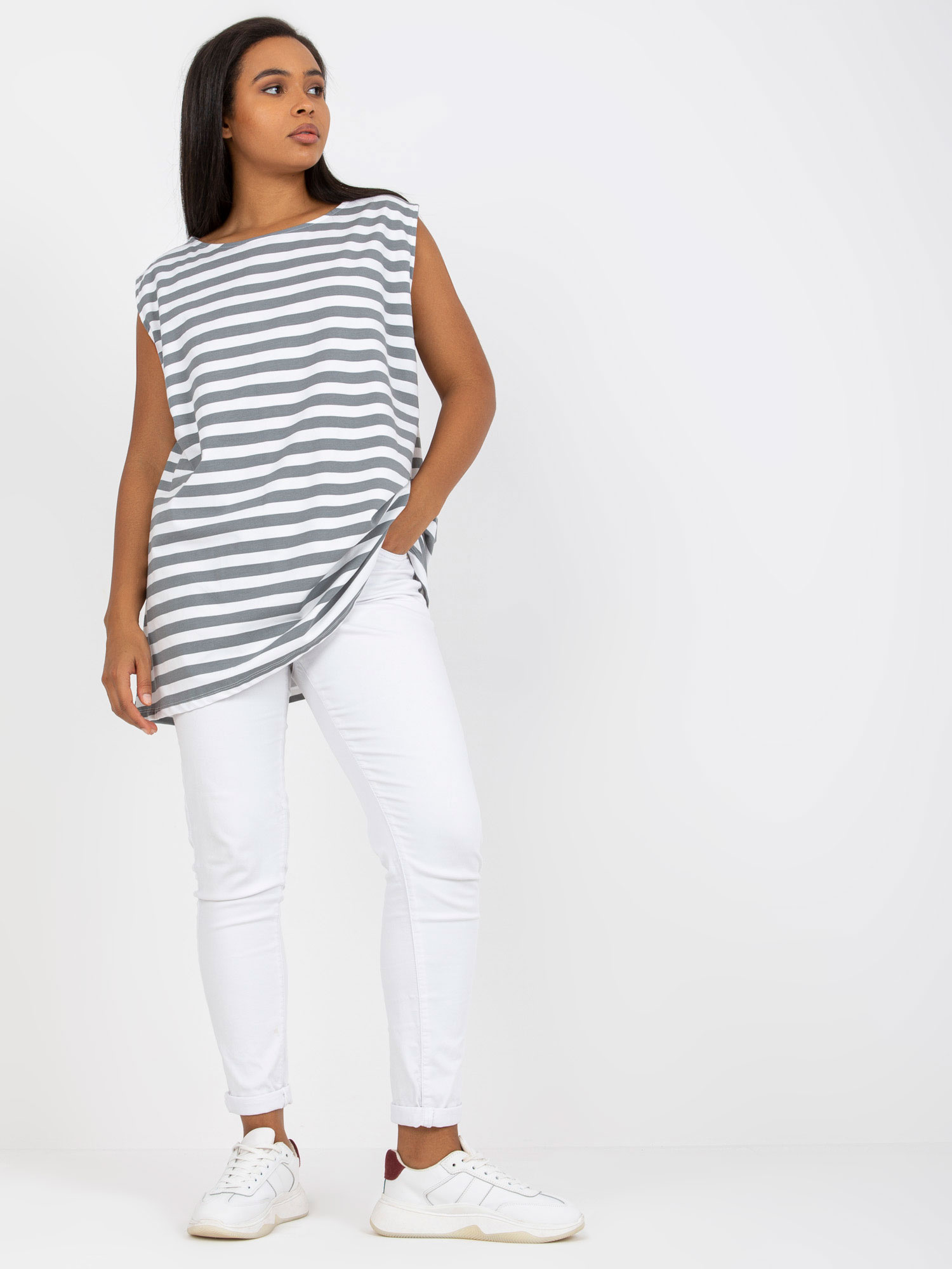 Biało-szary bawełniany top plus size bez rękawów
