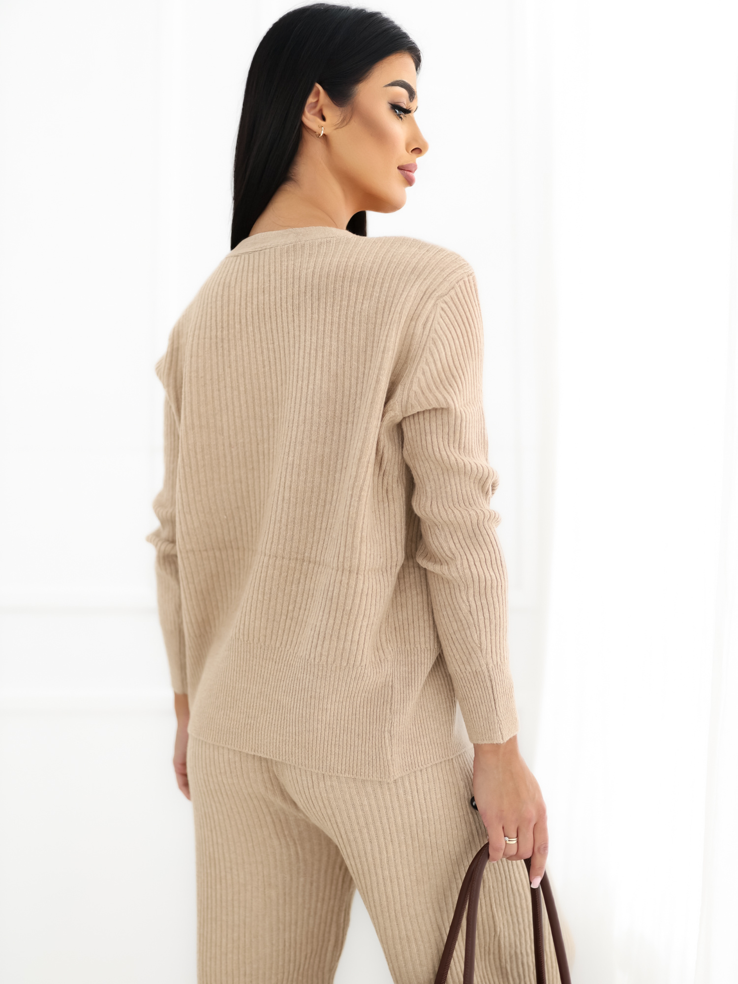 Camelowy sweterkowy komplet ze spodniami wide leg