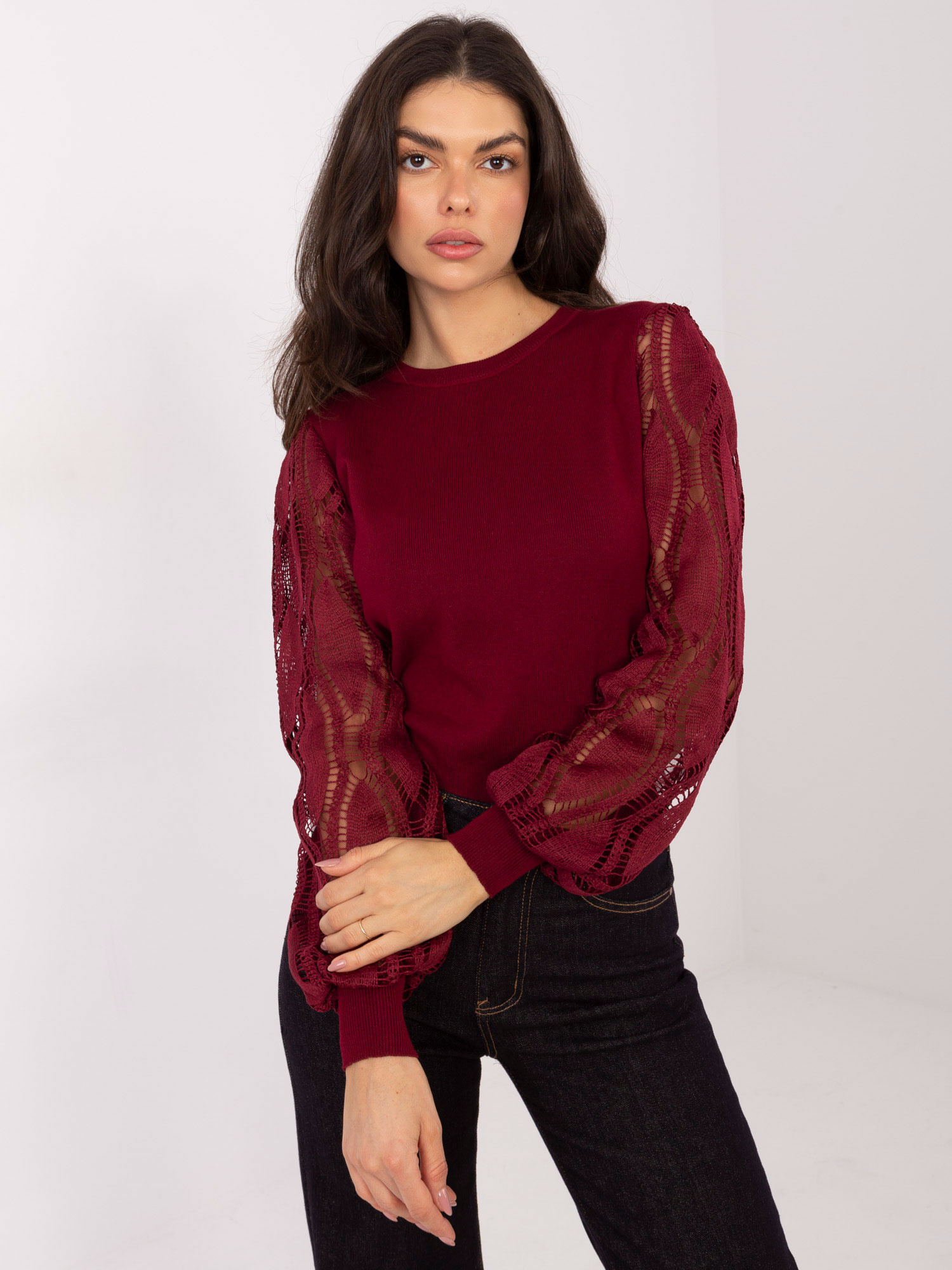 Bordowy elegancki sweter z okrągłym dekoltem