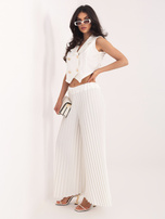 Ecru elegancki komplet z krótką kamizelką