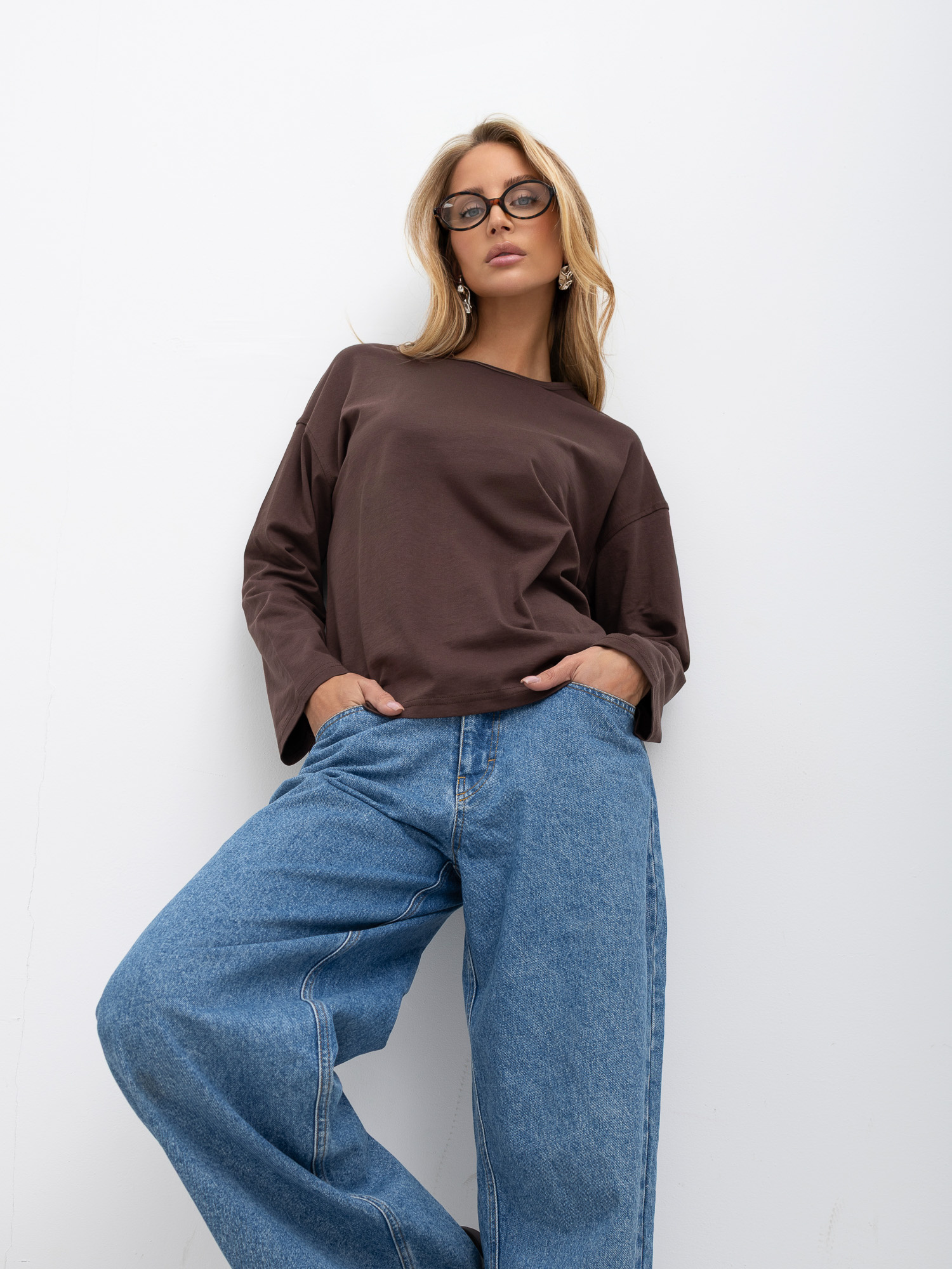 Brązowy damski longsleeve basic z bawełny 