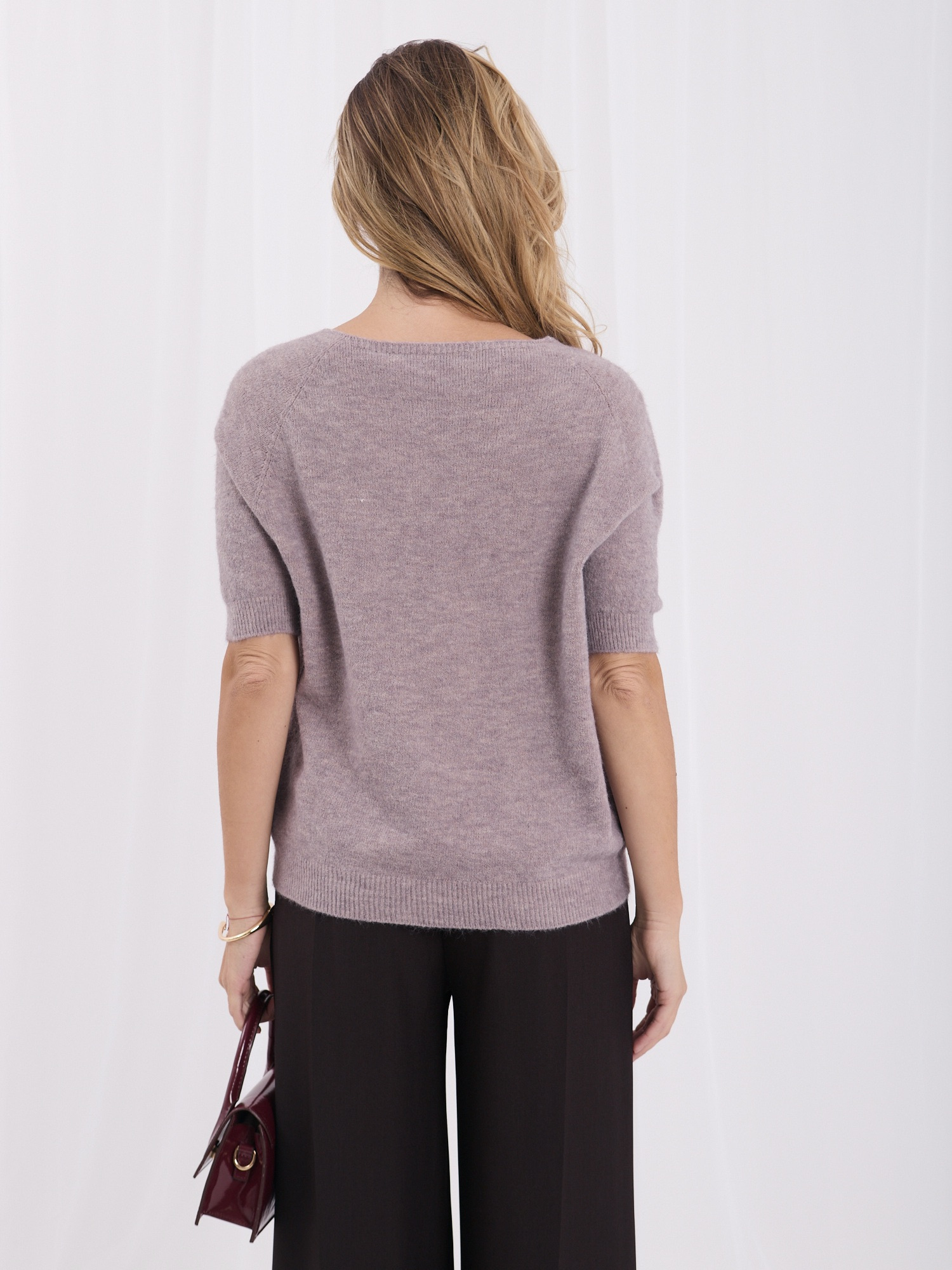 Fioletowy puszysty sweter basic z domieszką baby alpaki