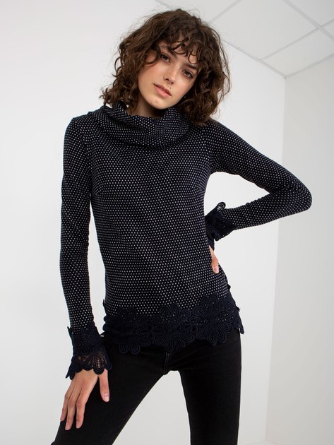 Granatowy damski sweter z lejącym dekoltem 